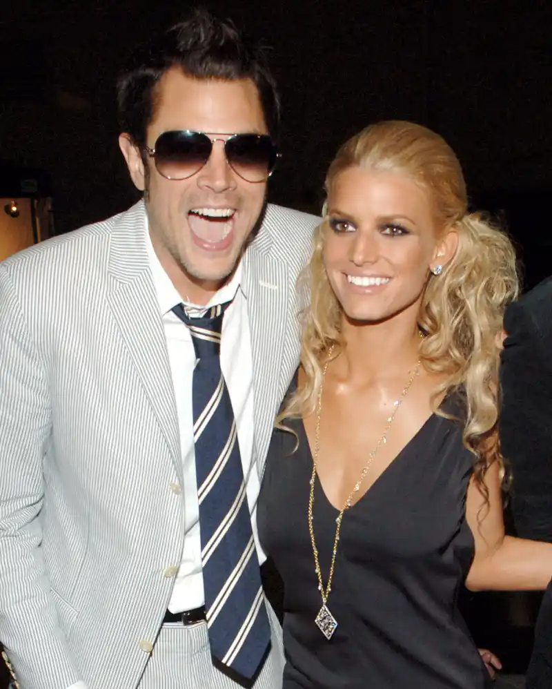 1404236156_johnny knoxville jessica simpson zoom