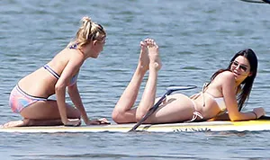 1404240025_kendall jenner beach 178