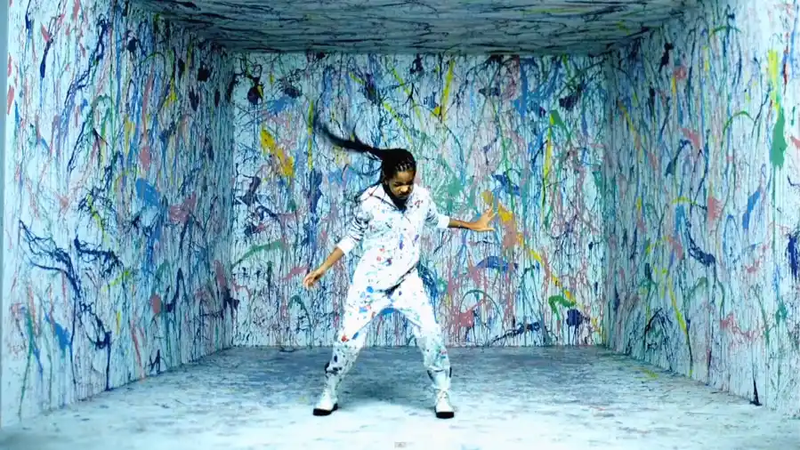 1404769043_willow smith whip hair zoom v2