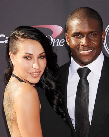 1405198118_reggie bush v