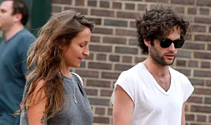 1405359449_domino kirke penn badgley 300