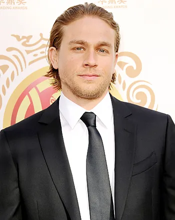 1405947318_charlie hunnam 441