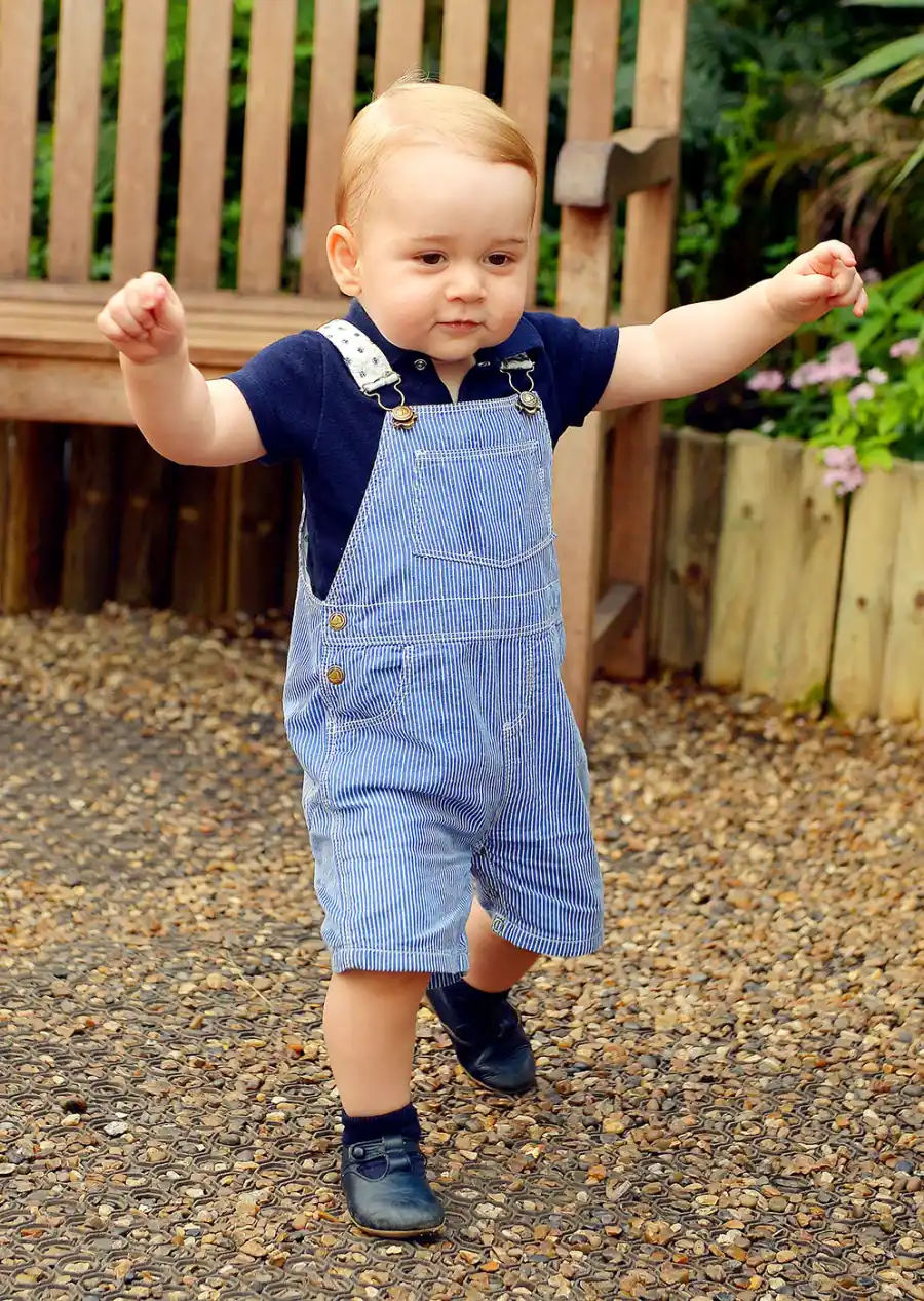 1406032084_prince george walks zoom