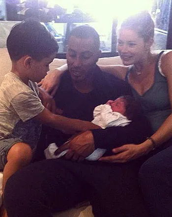 1406732553_doutzen kroes family 350