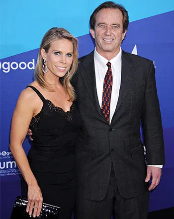 1406986635_cheryl hines rfk jr v