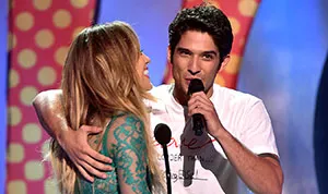 1407720749_jennifer lopez tyler posey 178