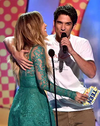 1407720749_jennifer lopez tyler posey 441