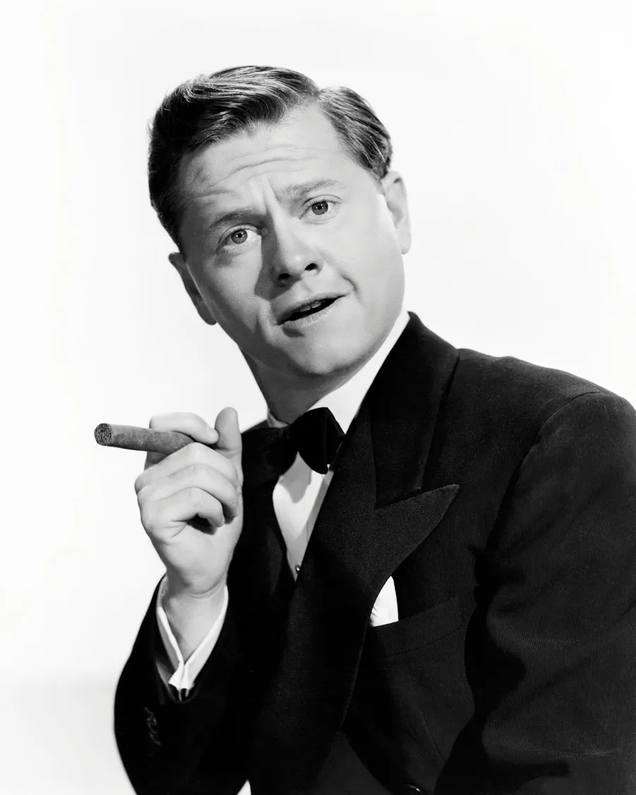 1407813319_mickey rooney zoom