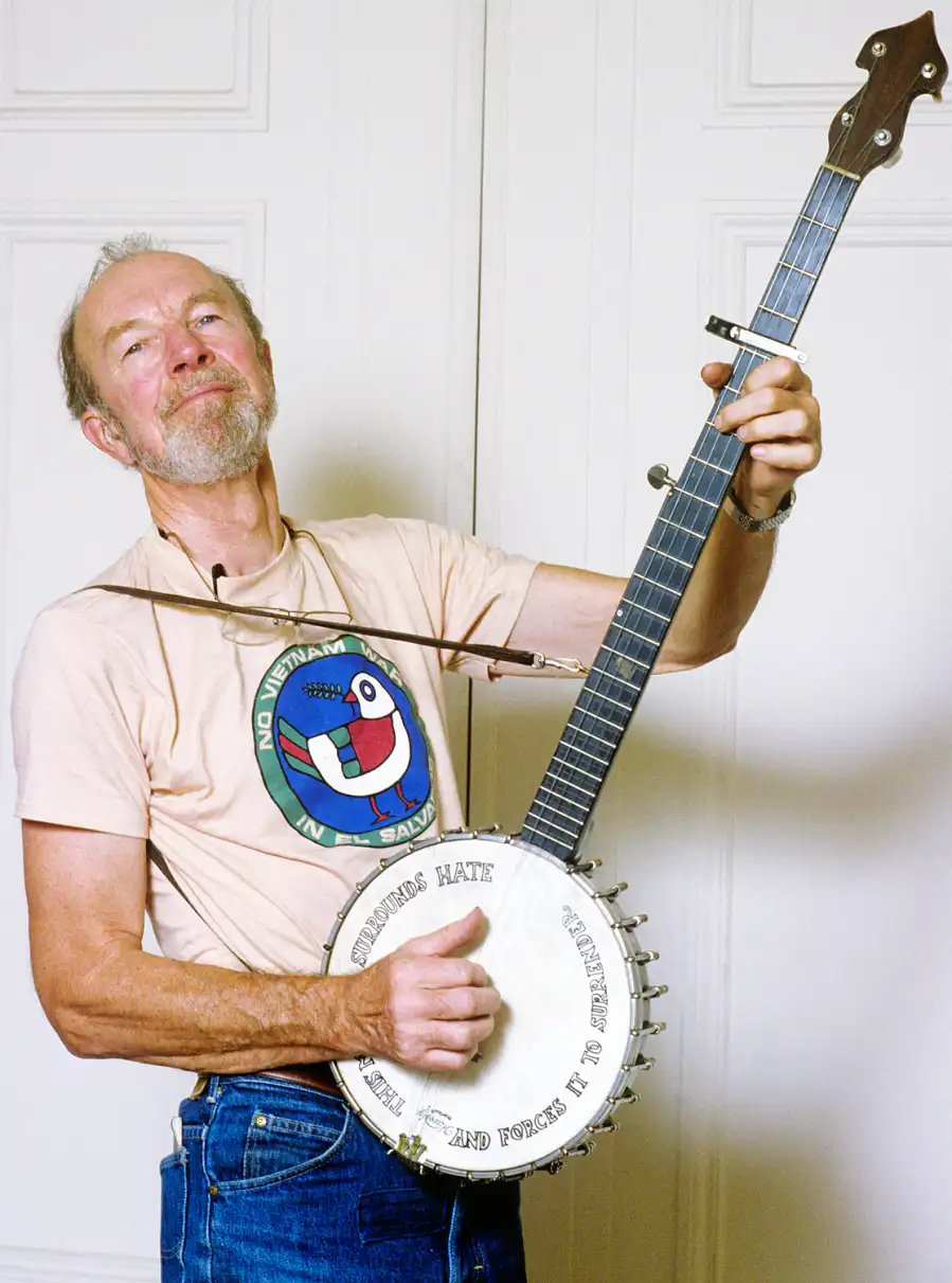 1407870624_pete seeger zoom