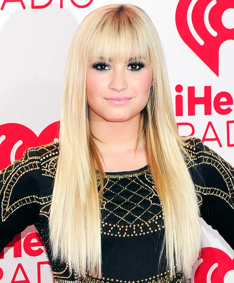 1408462127_demi lovato platinum blonde zoom