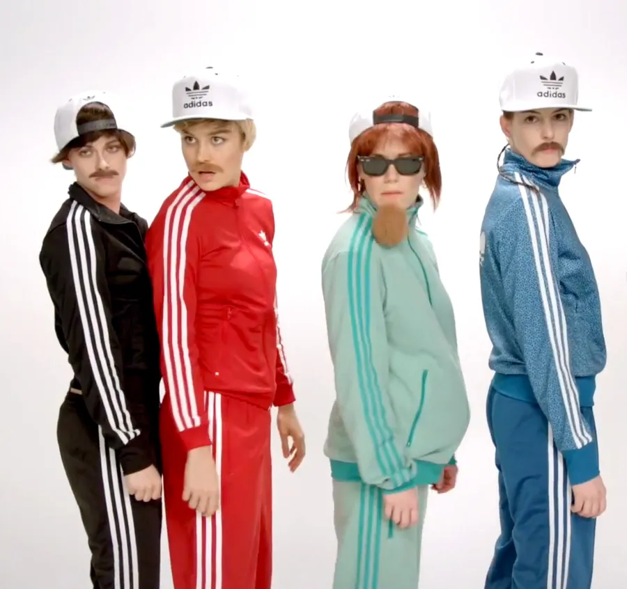 1408474184_kristen stewart anne hathaway zoom