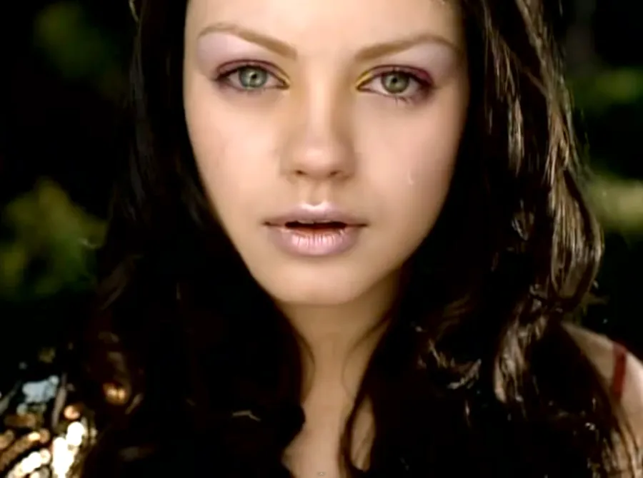 1408478239_mila kunis zoom