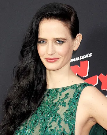 1408544652_eva green makeup 350