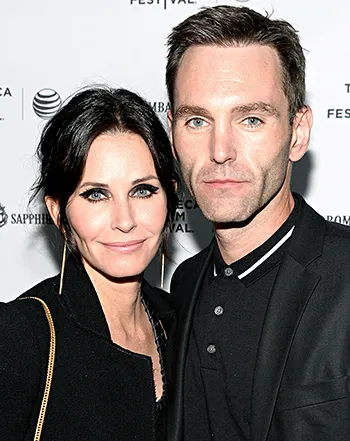 1411493639_courteney cox johnny mcdaid 441