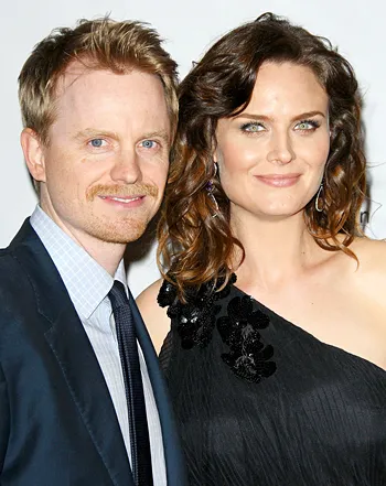 1412183686_110487179_emily deschanel david hornsby 350