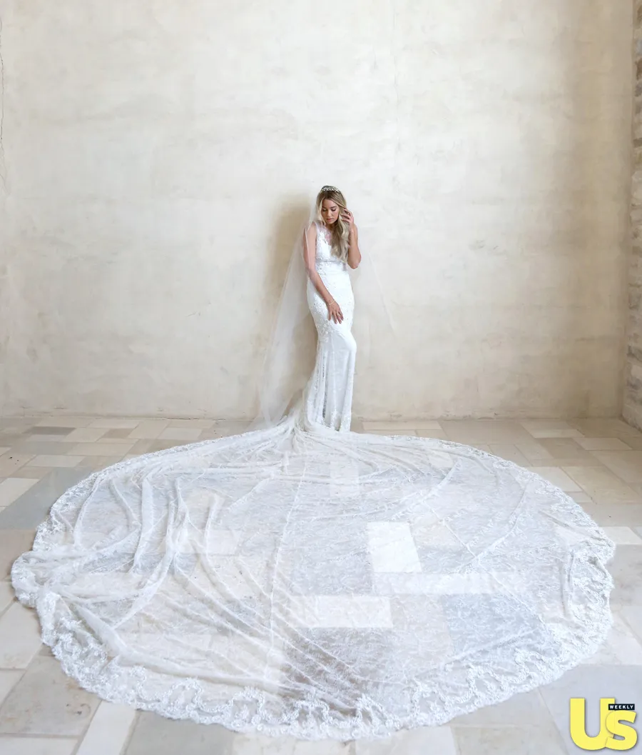 1412188985_lauren conrad wedding dress zoom 055106cd edbf 4aad 9111 013138f3a93f