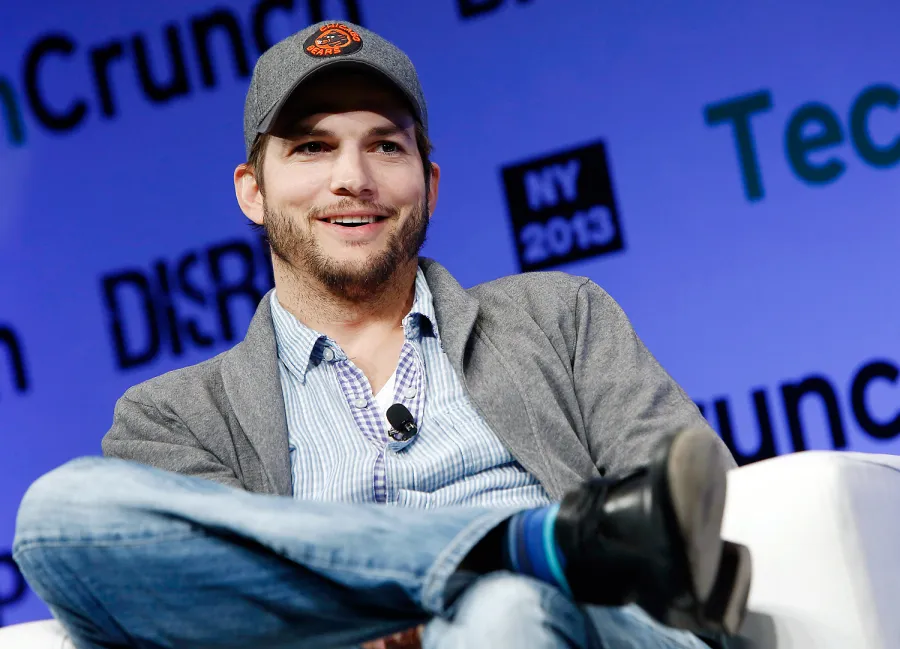 1412192835_ashton kutcher zoom