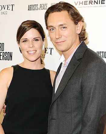 1412713681_neve campbell jj feild 441