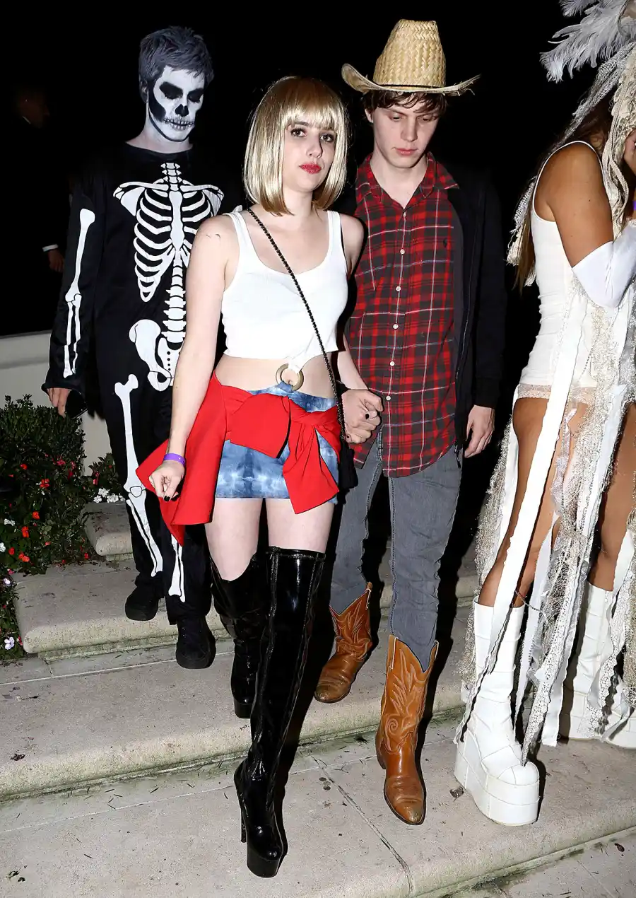 1413915665_emma roberts zoom