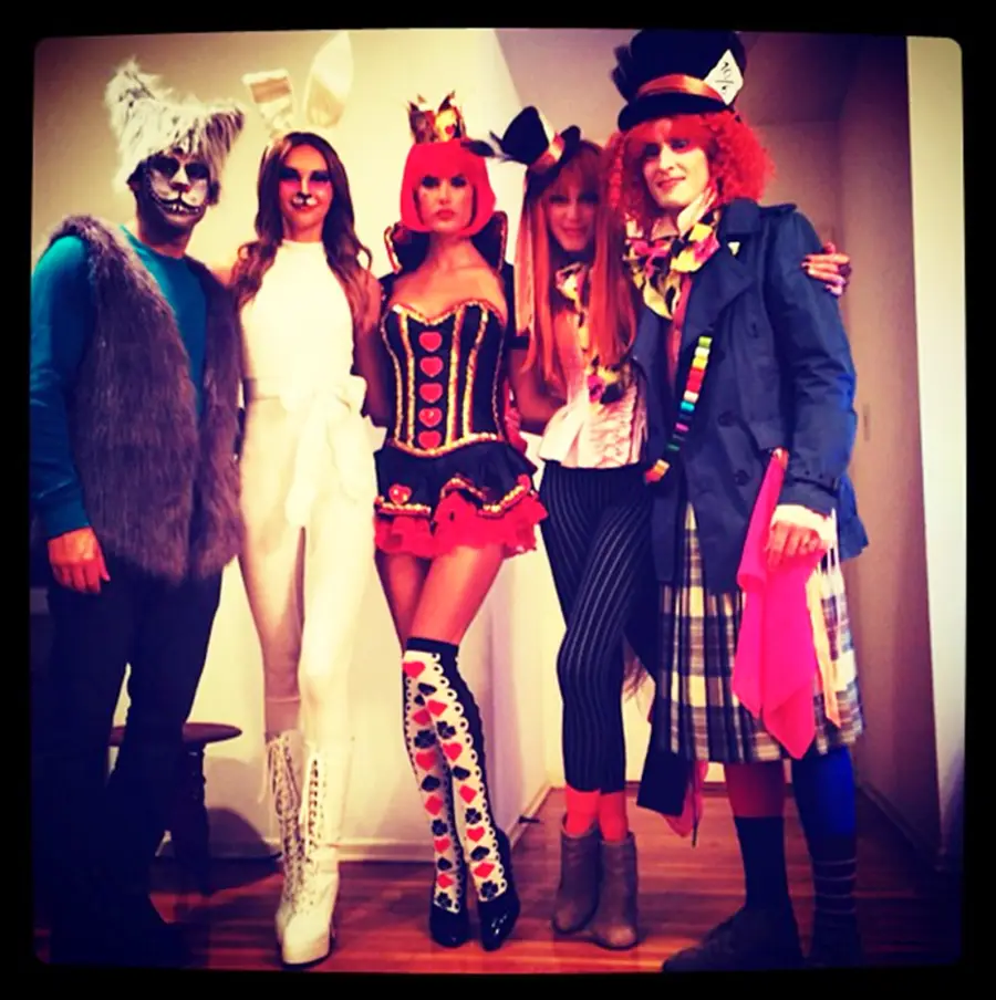 1414089627_alessandra ambrosio halloween zoom