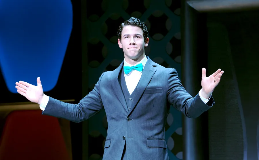 1414519149_nick jonas zoom