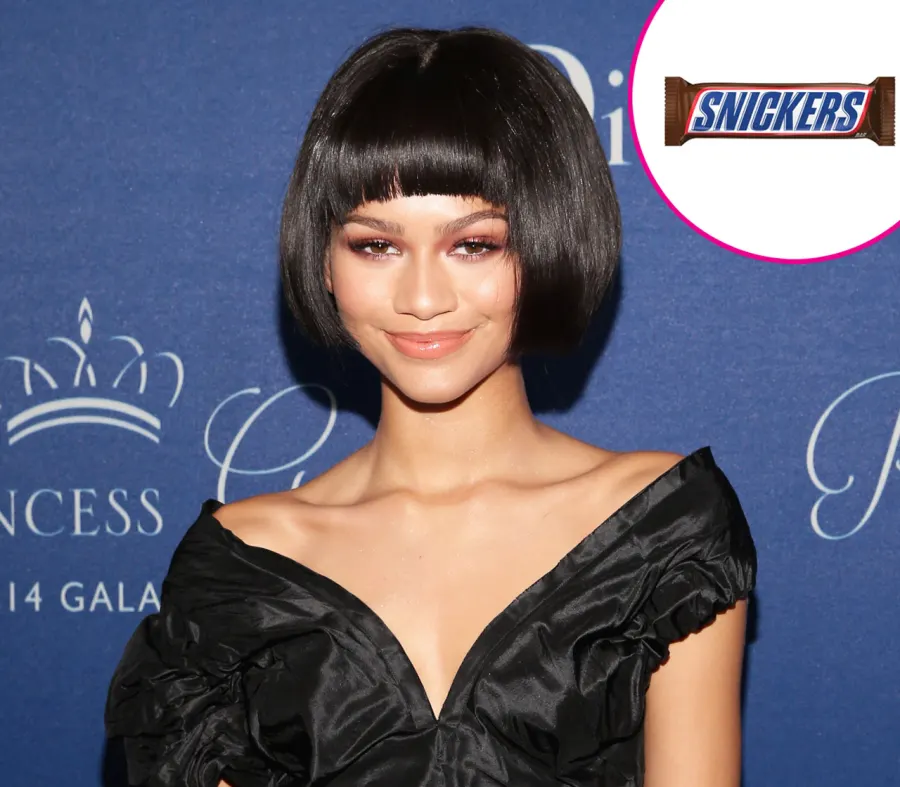 1414700127_zendaya halloween sweets zoom