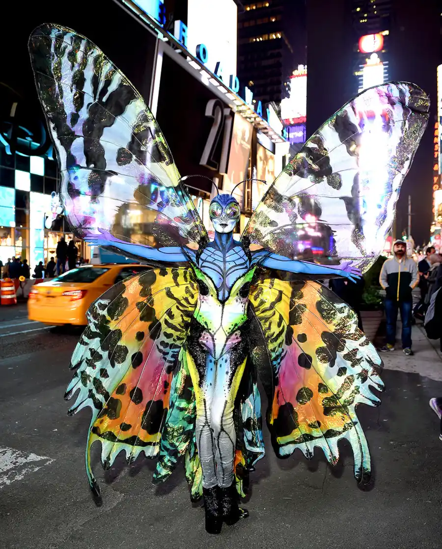 1414853931_heidi klum butterfly zoom