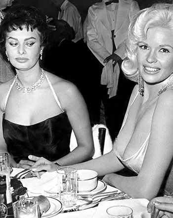 1415129029_jayne mansfield sophia loren 441