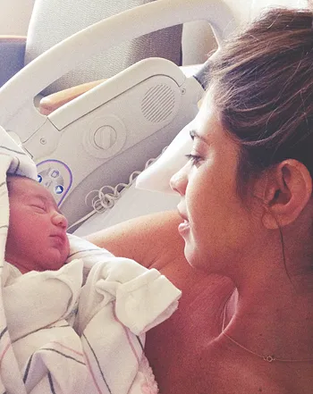 1415206756_lydia mclaughlin baby 441