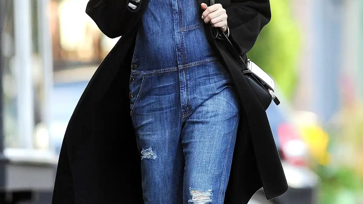 Liv Tyler takes her son Milo to school on Nov. 7, 2014.