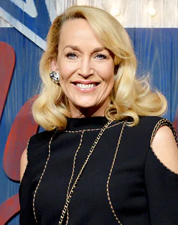 1417464581_495505497_jerry hall 350