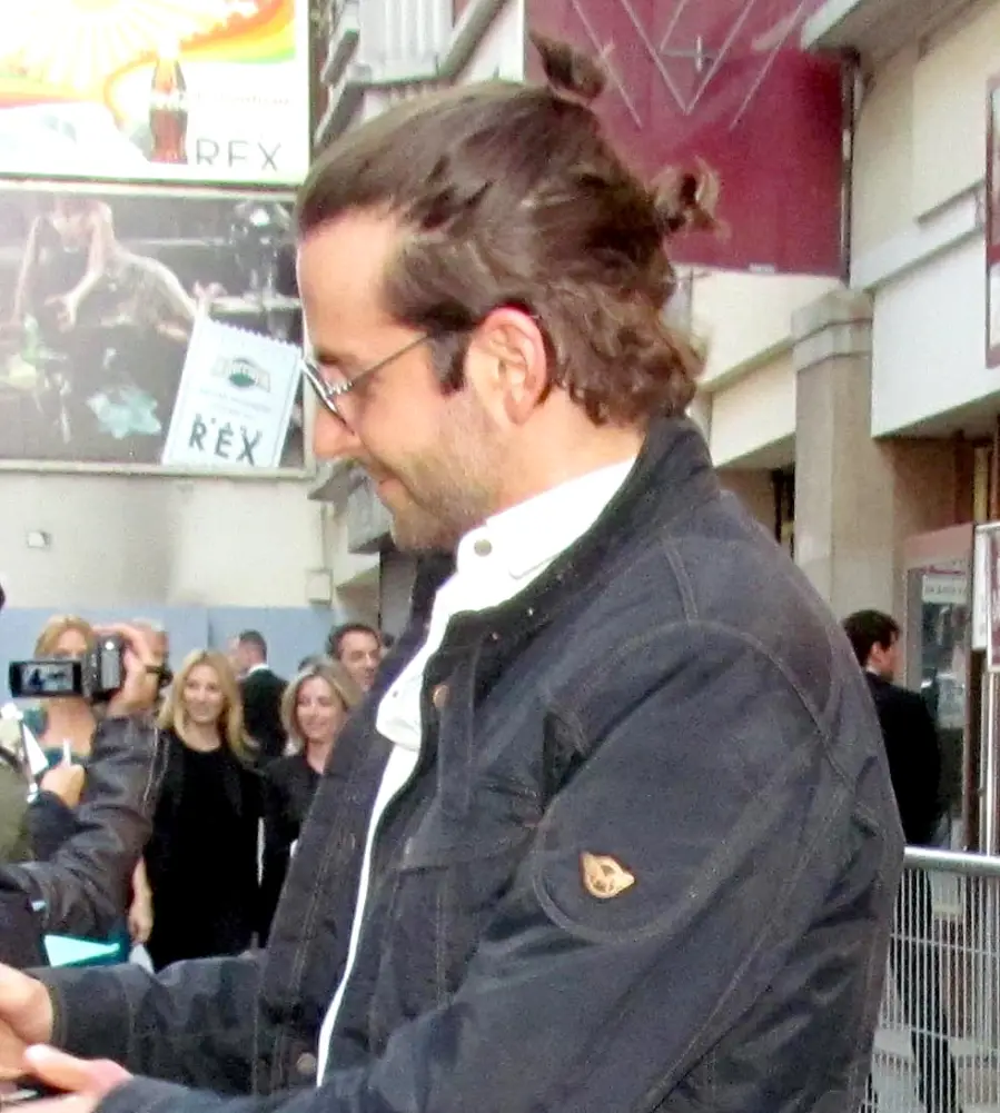 1417552947_bradley cooper zoom