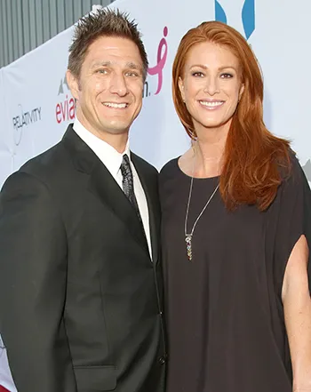 1417896857_angie everhart marries carl ferro_3