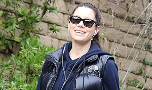 1417897497_jessica biel baby bump pregnant_4