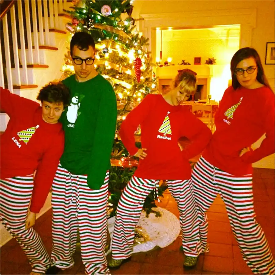 1418757429_lena dunham christmas pj zoom