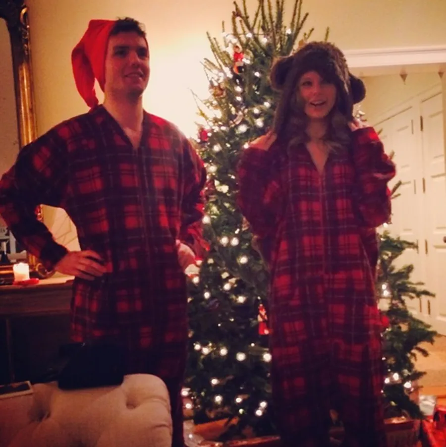 1418757535_taylor swift christmas pj zoom
