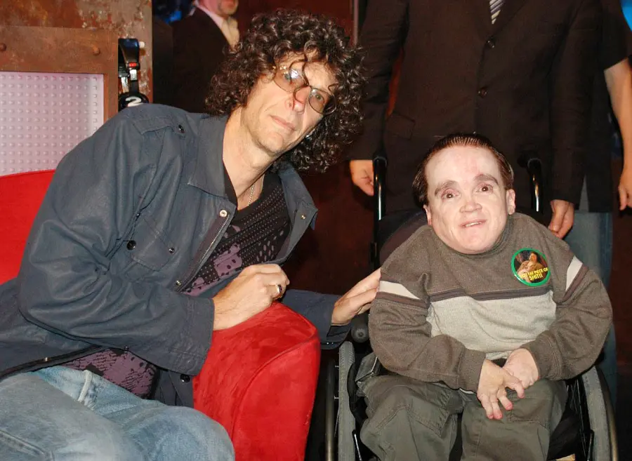 1418930441_eric the actor lynch zoom
