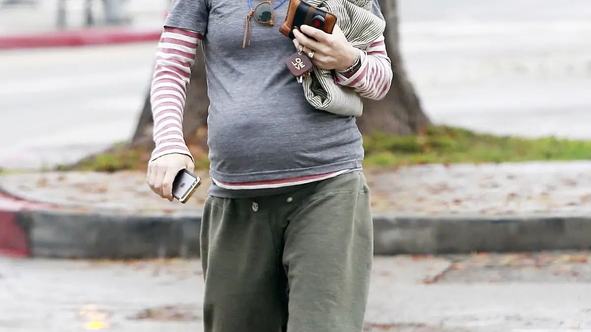 Sara Gilbert in Studio City, California on January 11, 2015