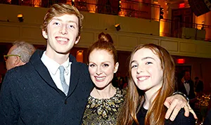 1421852860_julianne moore bart freundlich family 300