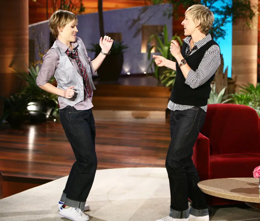 1422303573_hilary swank ellen zoom