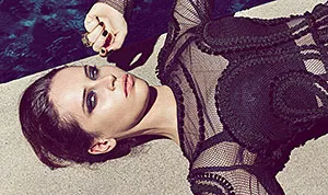 1422551134_felicity jones violet grey 300