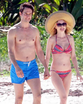 1422904940_spl939132_043_heather graham 350