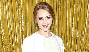 1424201995_annasophia robb 30