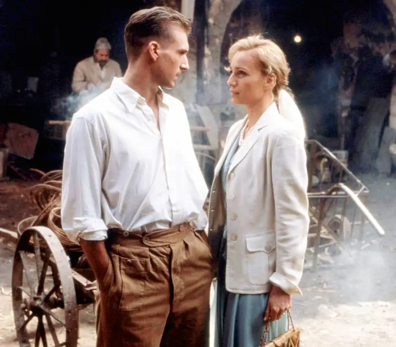 1424427044_mcdenpa_ec005_h_ralph fiennes kristin scott thomas the english patient zoom