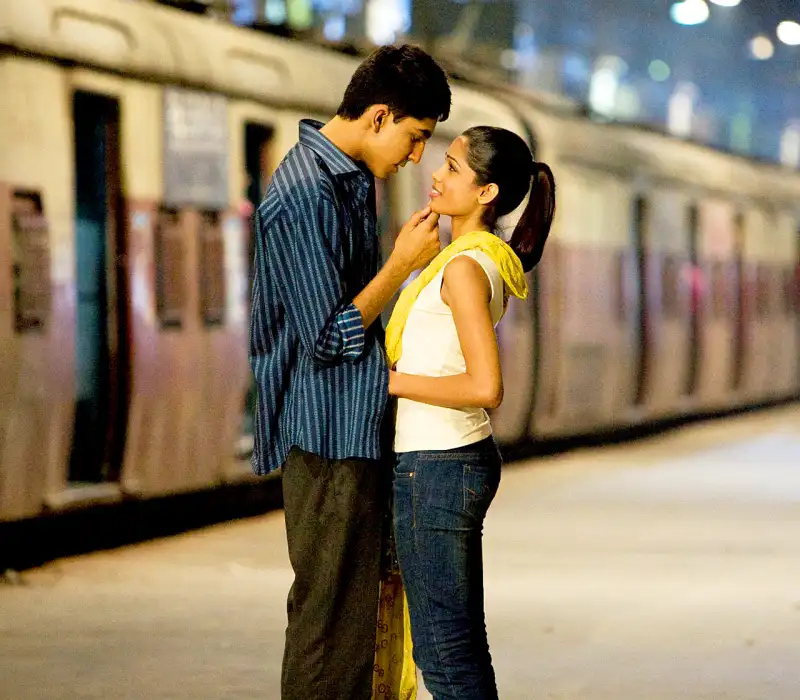 1424427719_dev patel freida pinto slumdog millionaire zoom