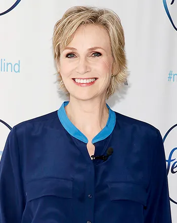 1425063752_jane lynch 441