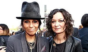 1425326491_sara gilbert linda perry 178