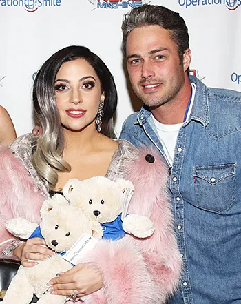 1426507414_lady gaga taylor kinney 441