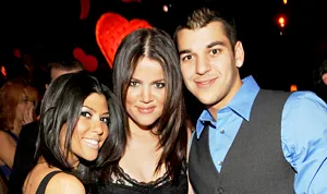 1426685715_84791469_kourtney kardashian khloe kardashian rob kardashian 300