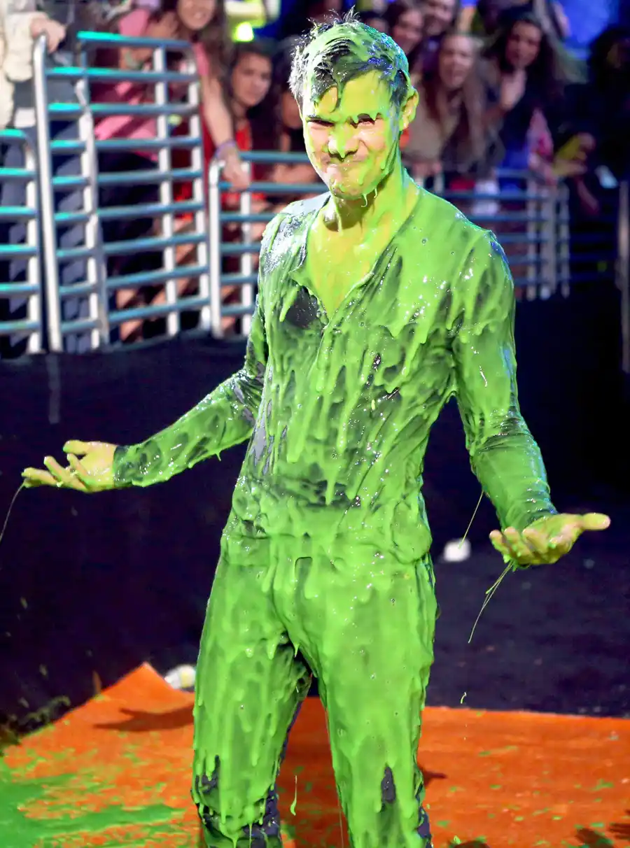 1427336878_taylor lautner slim zoom